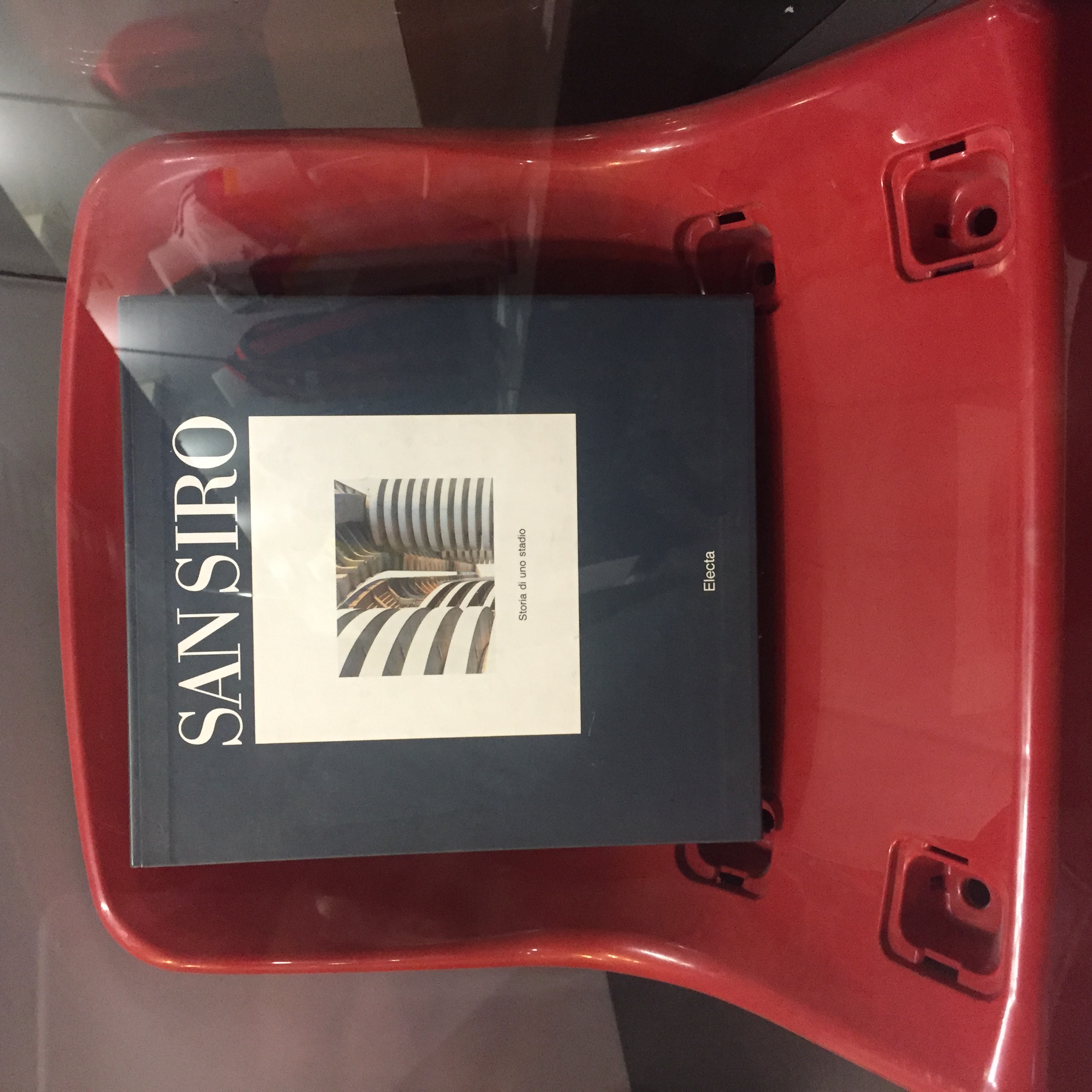 圣西罗红黑军团开场战歌,圣西罗战歌