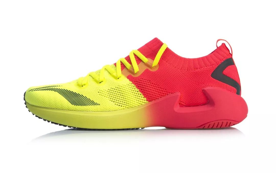 谁才是碳板跑鞋的消费主力军,碳板跑鞋分几类