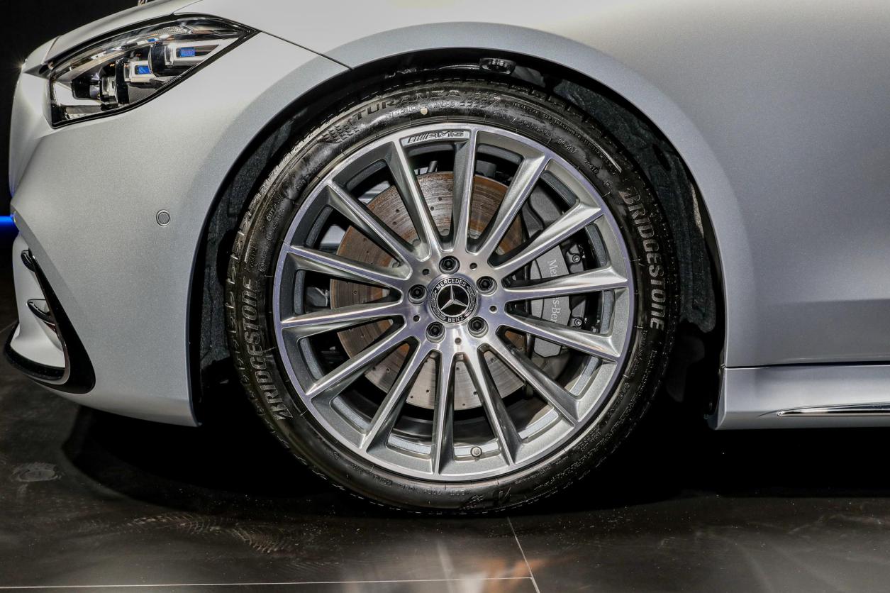 奔驰s级2015款s400lhybrid,奔驰s级有什么过人之处