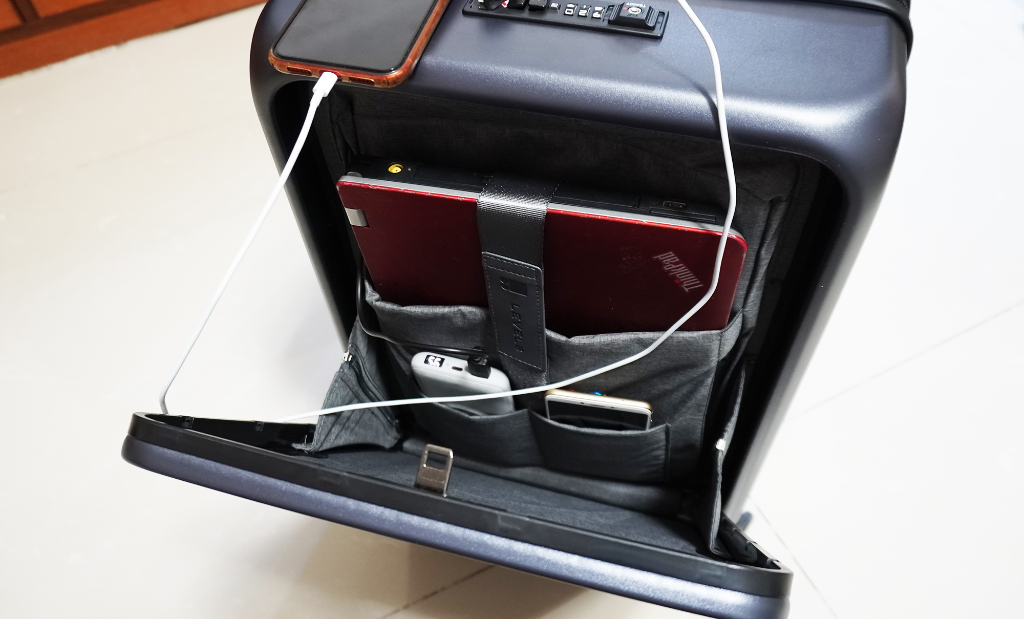 出差旅行行李箱怎么选，地平线8号拉杆箱颜值高又实用