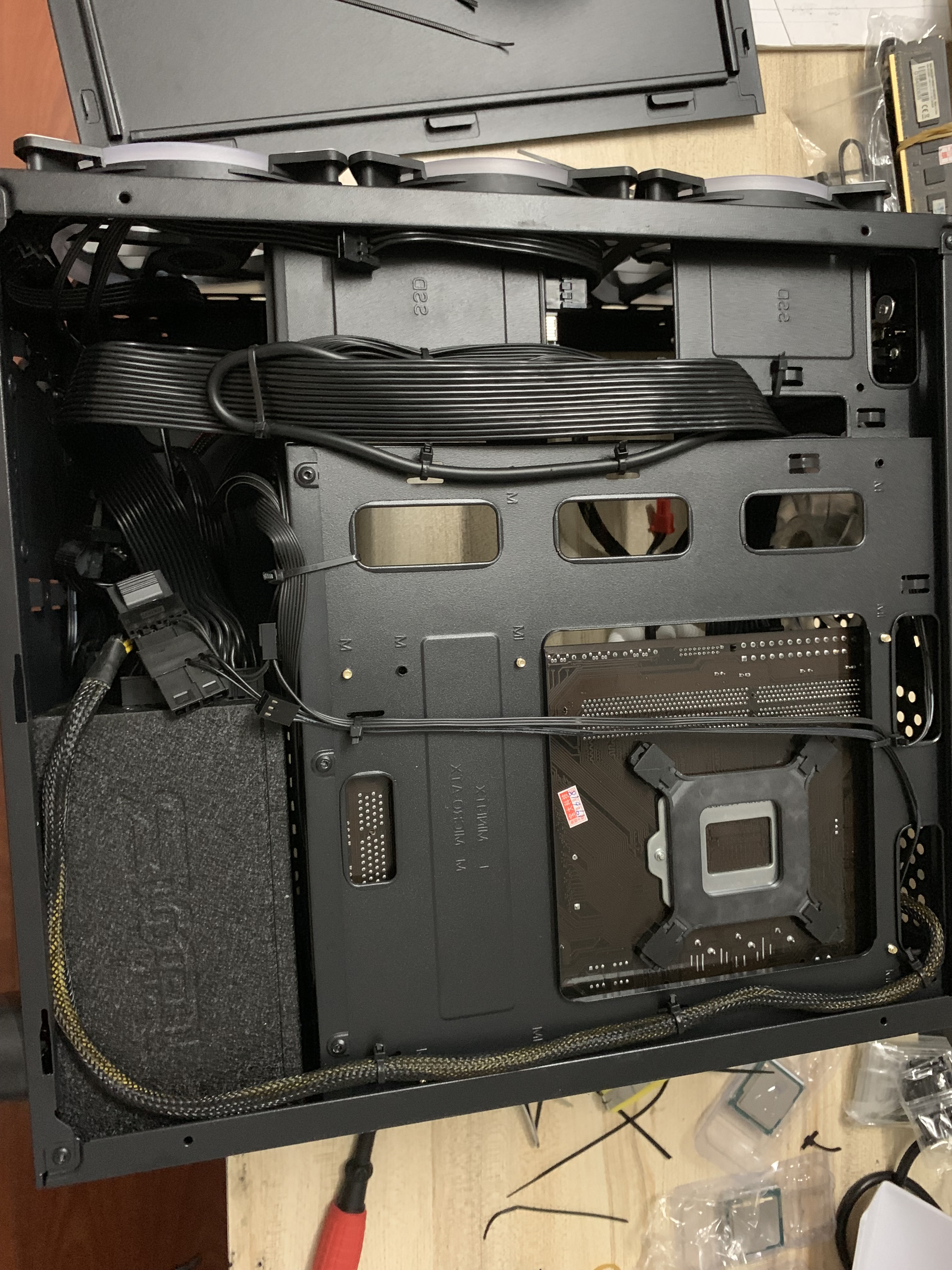 性价比超高的水冷游戏主机,900块钱配一台带水冷的游戏主机