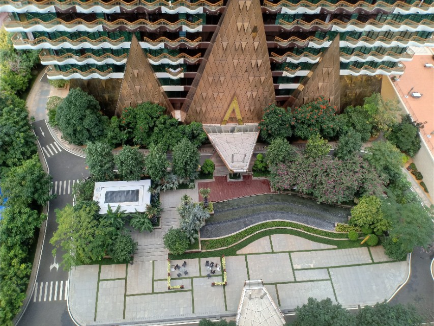 美丽之冠大树酒店,美丽之冠大树酒店距离海边多远