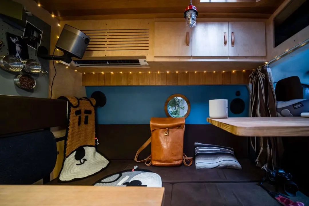 互联网大厂情侣辞职，爆改12㎡房车：不买房也可以很快乐