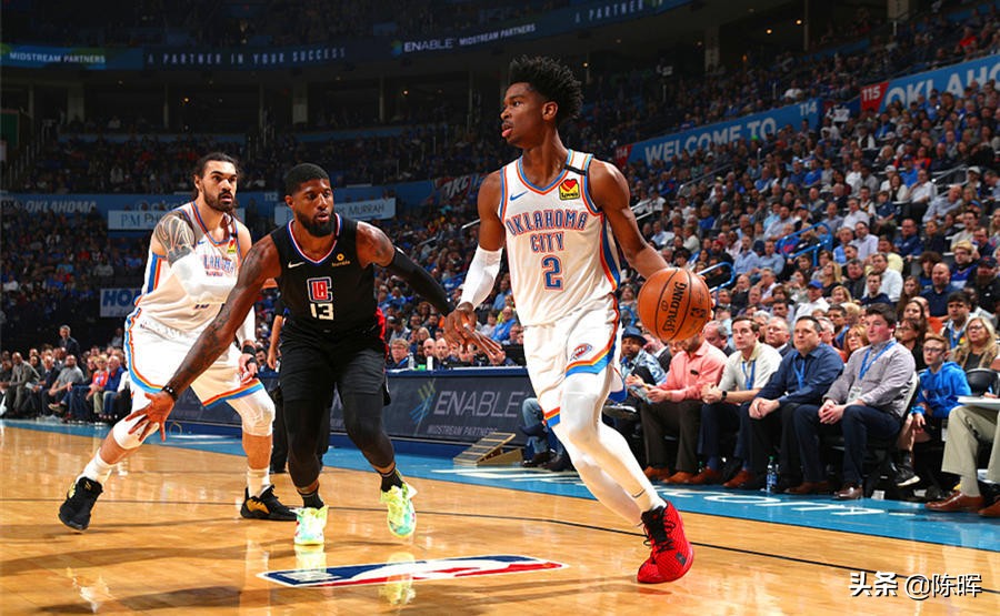 去年保罗带雷霆都能打进西部前五,保罗带领雷霆进总决赛