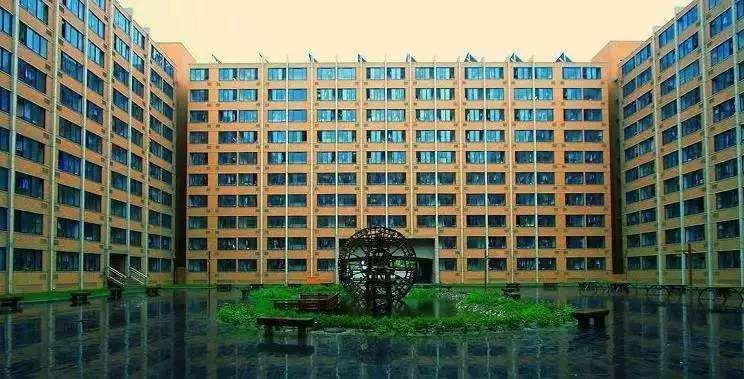 投资超2个亿！亚洲最大宿舍楼：面积9万4千平方米，电梯、超市装修“奢华”！