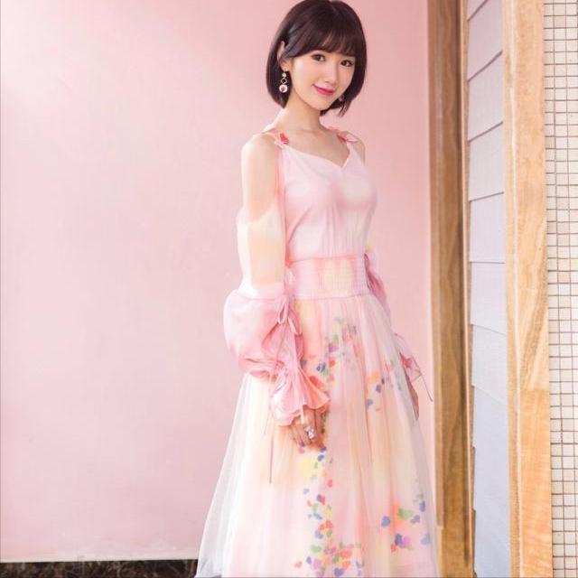 心理学喜欢蓝色代表什么,心理学喜欢绿色的人是什么性格