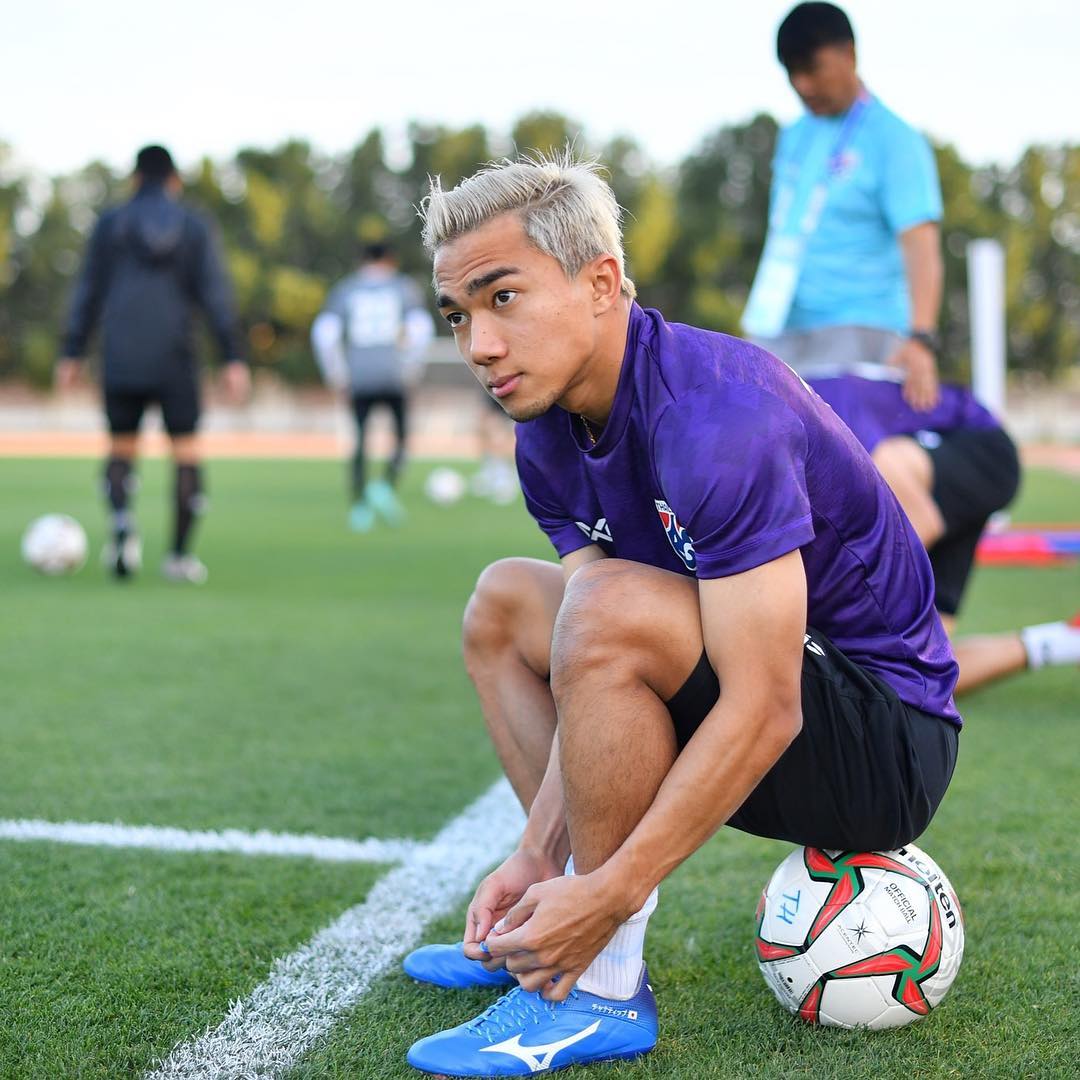 TA会不会是你猪年消费的第一双足球鞋?