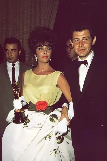 dior2024秋冬时装秀男装,2024米兰时装周versace春夏