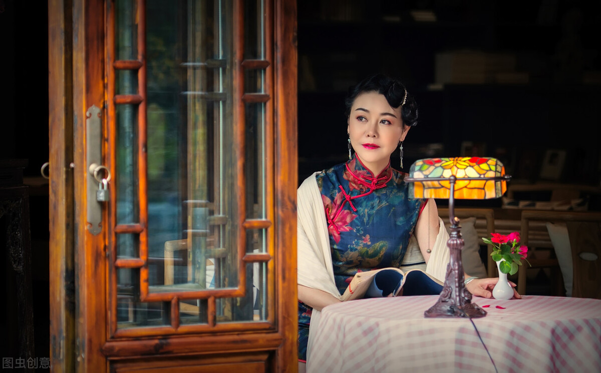 桑蚕丝衣服的优缺点有哪些,桑蚕丝和棉混纺的面料优缺点