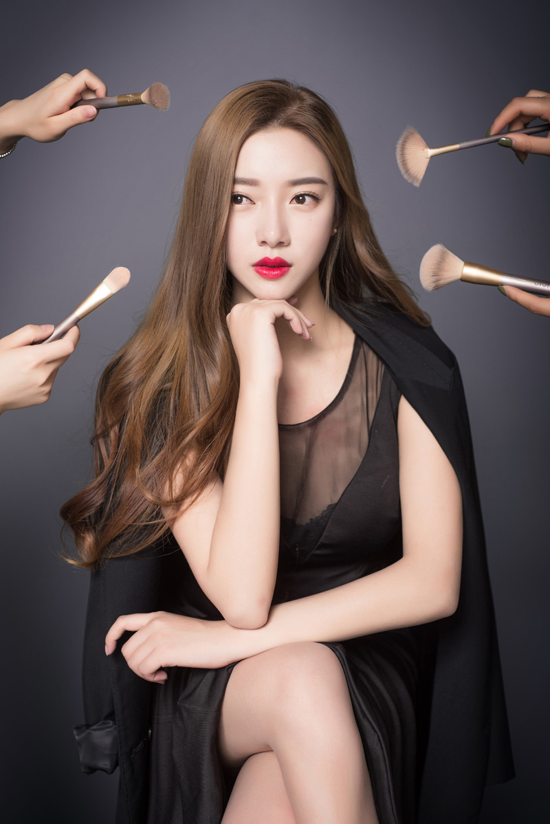 初中生扎堆直播妄想暴富，李佳琦背后团队曝光：醒醒吧，孩子