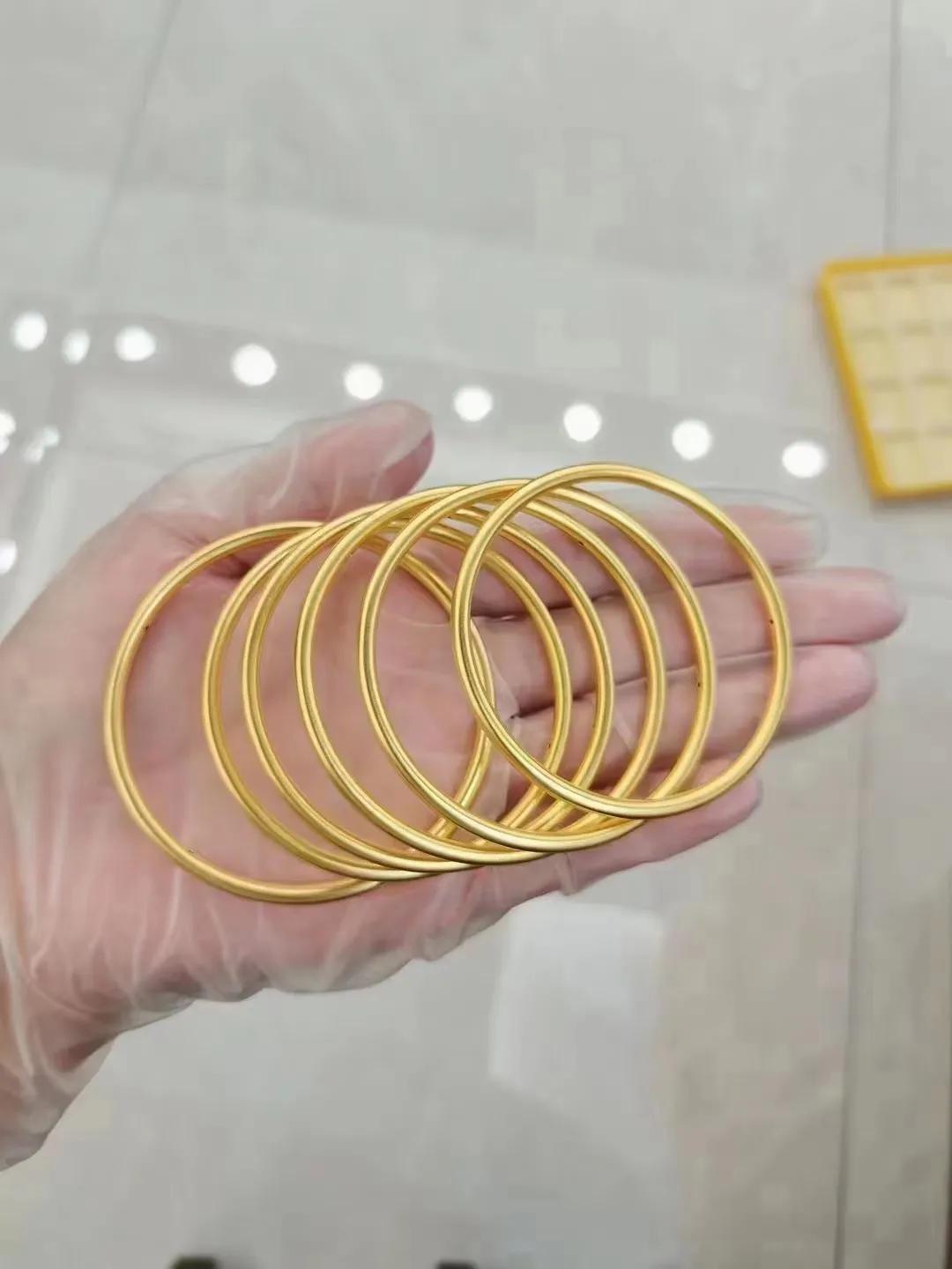 如何挑选适合自己气质的镯型,25岁适合什么样的镯型