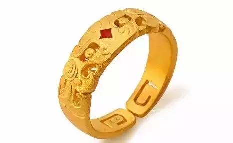 古法黄金手镯传承中的尊贵与优雅,宫廷古法黄金手镯