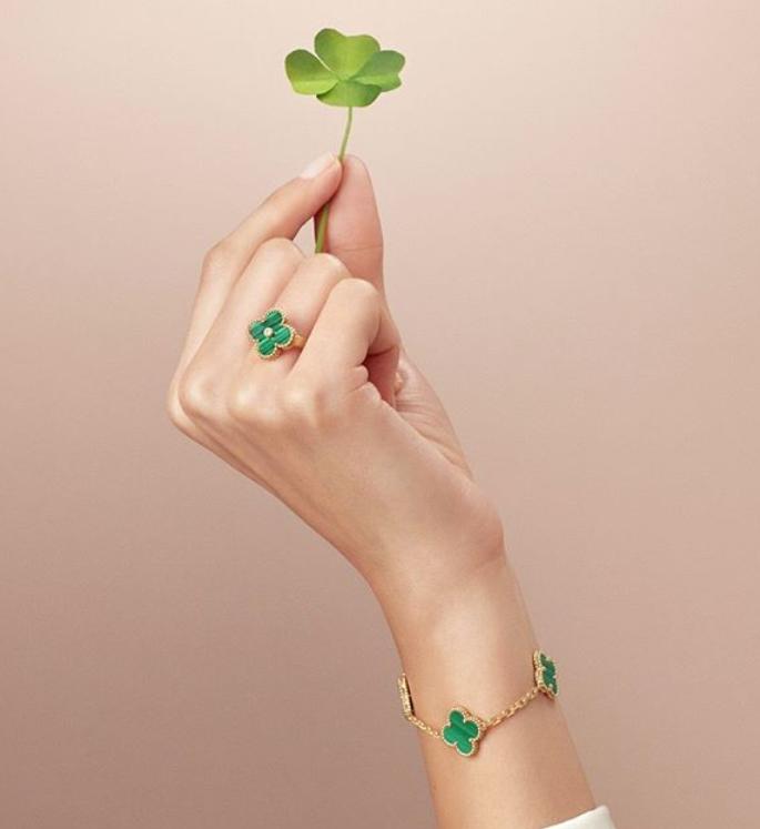 幸运之神四叶草,四叶草项链各种颜色寓意