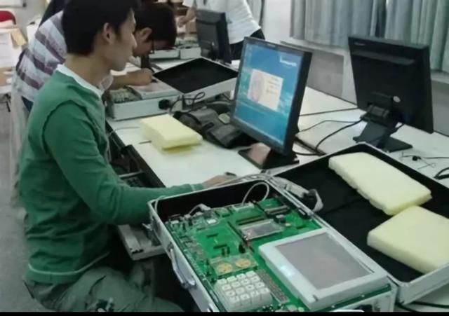 陕西工业职业技术学院招生标准,陕西正大技师学院招生办电话