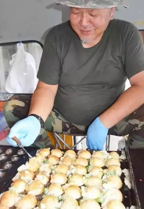 日本卖章鱼烧,日本大阪网红章鱼烧