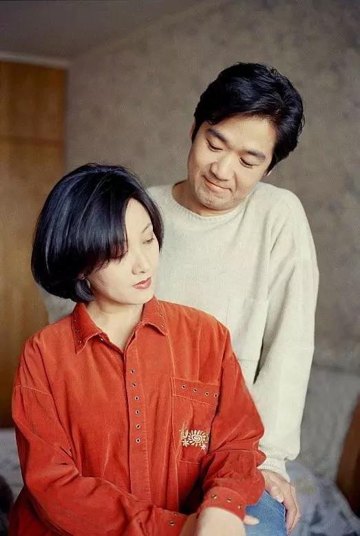 张默到底和房祖名什么关系,张默和房祖名有交流吗