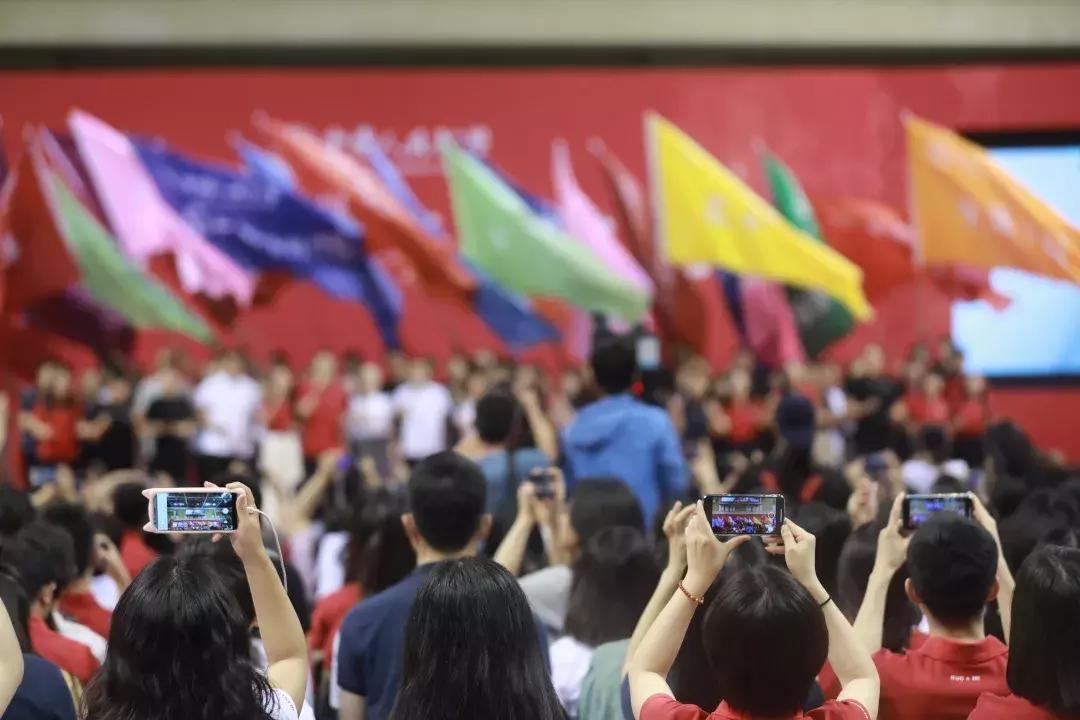 毕业季开启新的人生征程,扬帆起航的毕业季