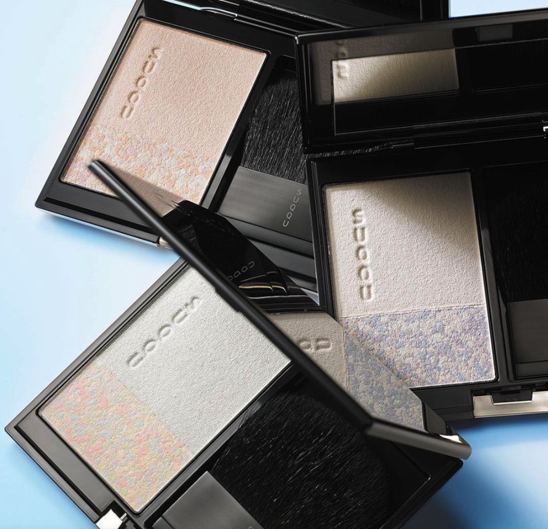 全是心动的感觉!奇巧的眼影奥利奥的唇膏还有超美的SUQQU粉