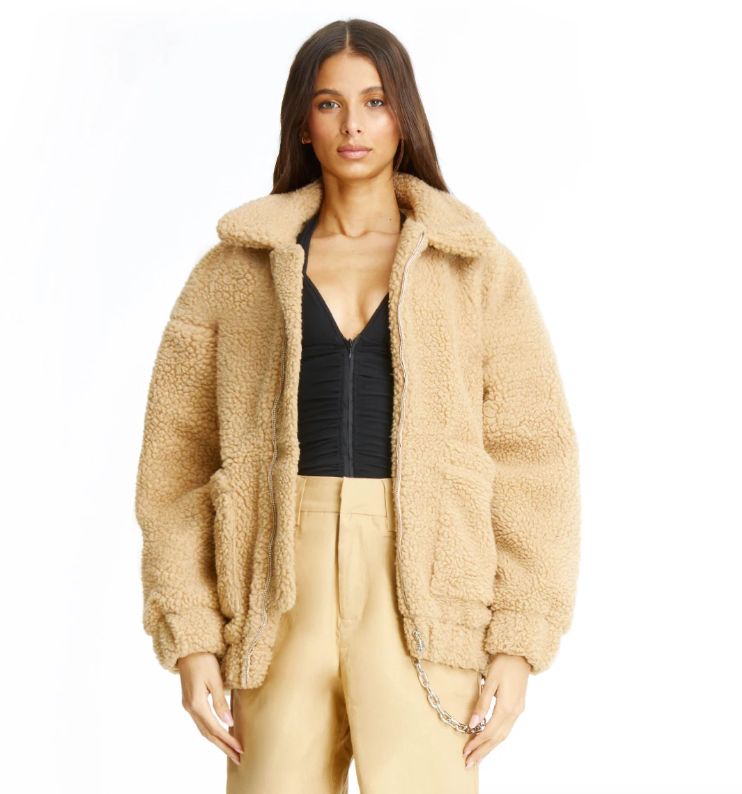 这周女艺人们穿了啥潮流尖儿货刘雯的夹克我先锁了