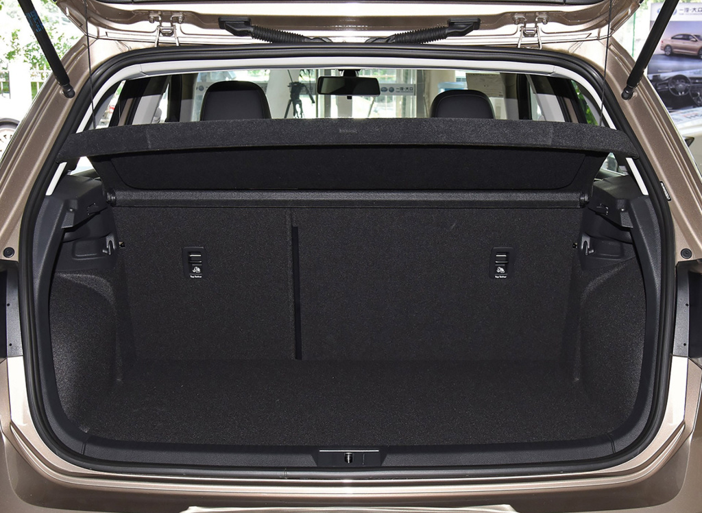 小猫购买推荐,19款高尔夫280tsi豪华评测