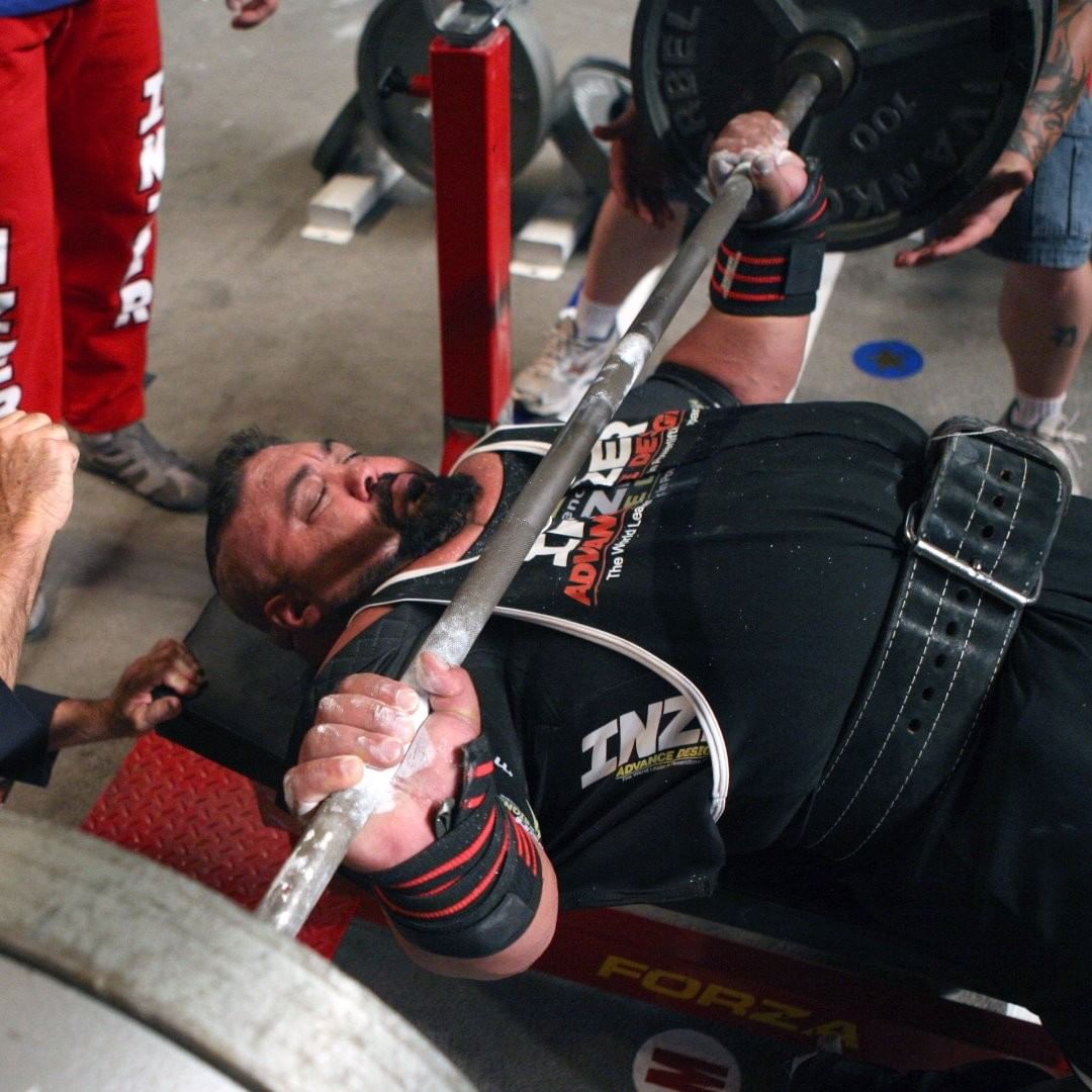 力量举有装备和无装备,力量举前后差别