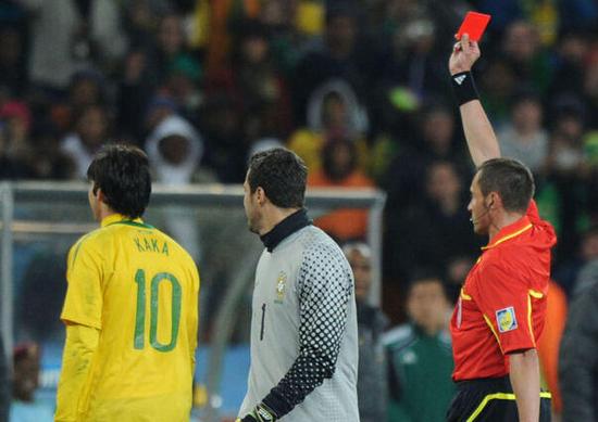 绿茵场上的遗憾,绿茵场上最落寞的背影