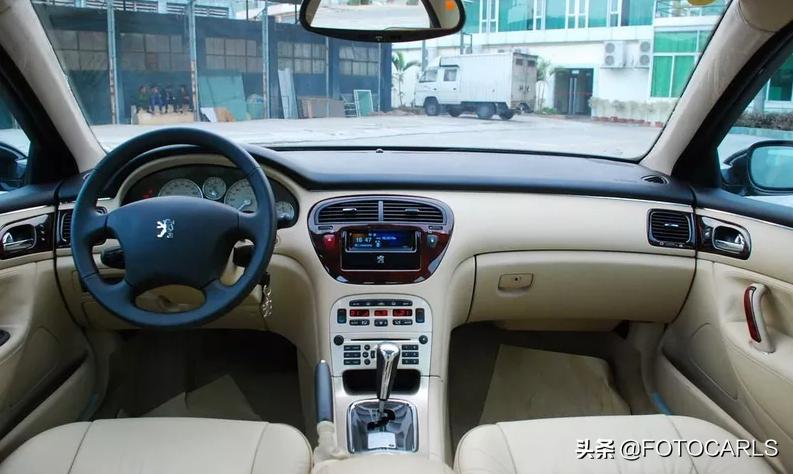 十年前的领导座驾,老款标致总统座驾