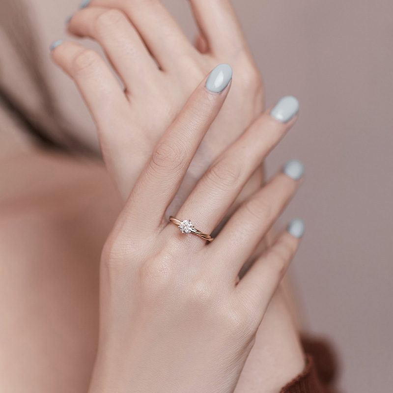 5万元买表还是买钻戒好 (5万能买什么成色的钻戒)