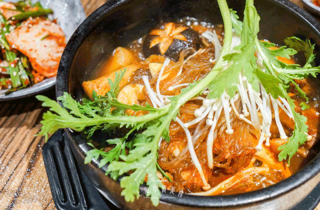 最新韩国街美食攻略,韩国街道美食排行榜前十名