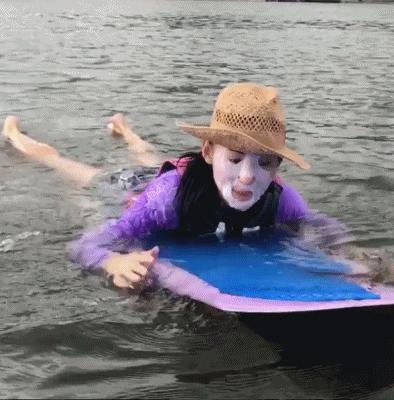 女明星都在敷面膜,出门敷面膜