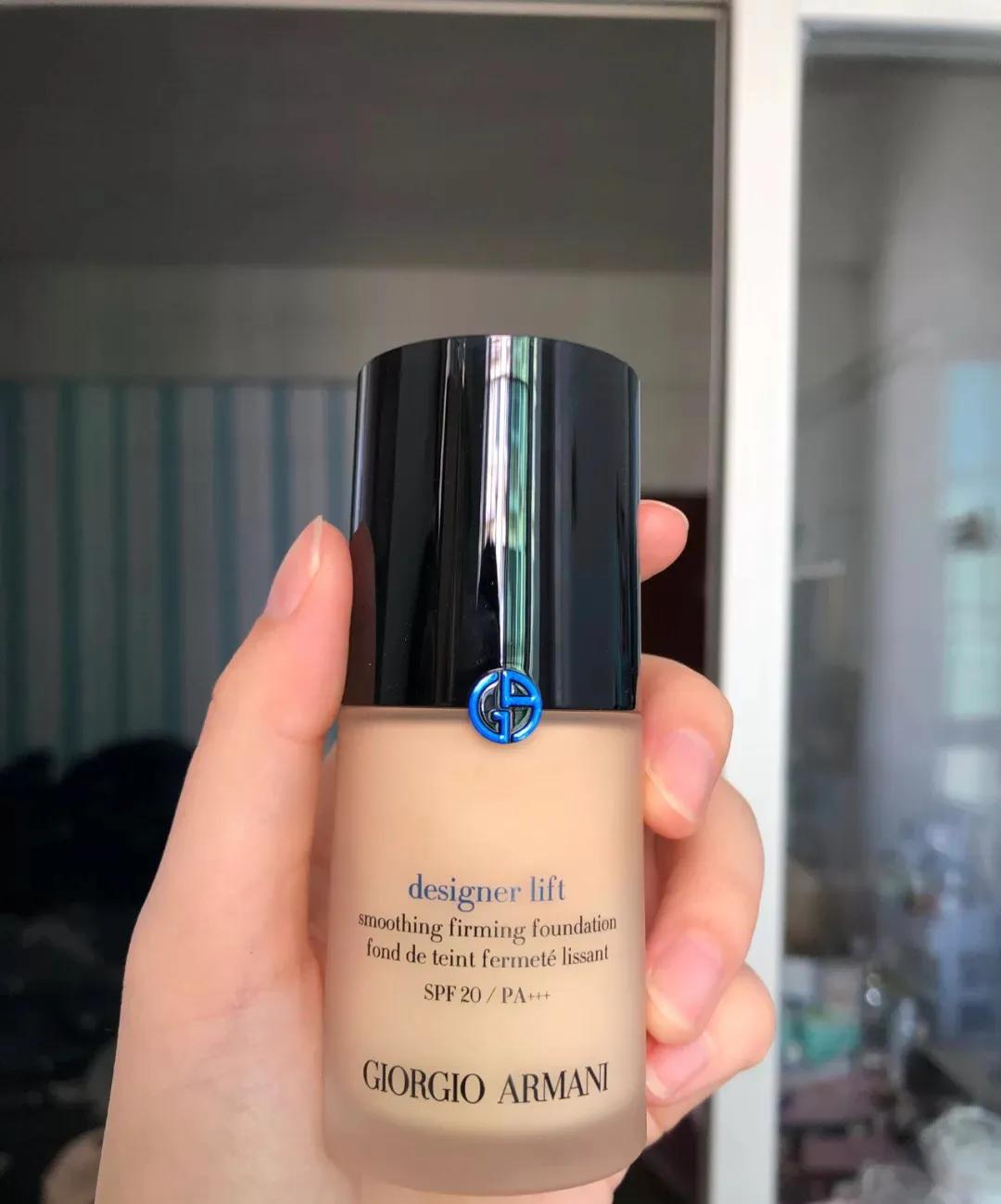 巴黎欧莱雅适合混油皮的粉底液,混油皮阿玛尼无痕持妆粉底液评测