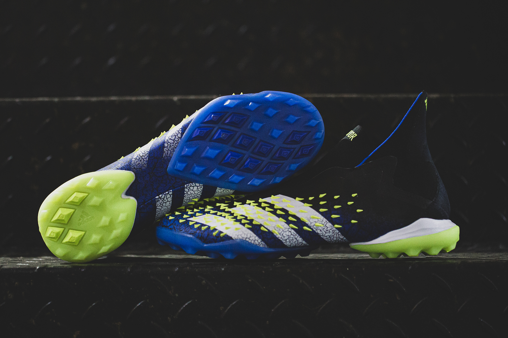 阿迪达斯predatorfreak3tb足球鞋,阿迪达斯predator足球鞋售价