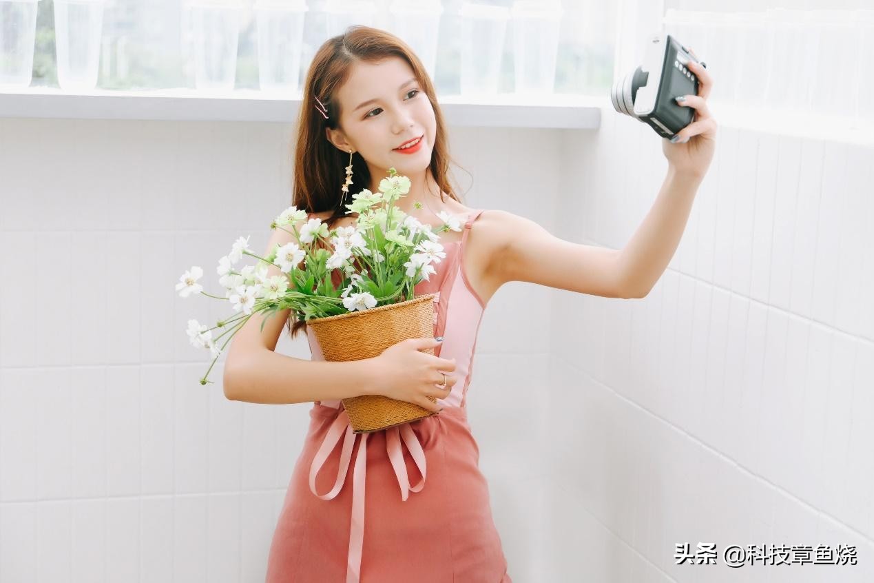 富士instaxmini90属于什么相机,富士instaxmini90值不值得入手