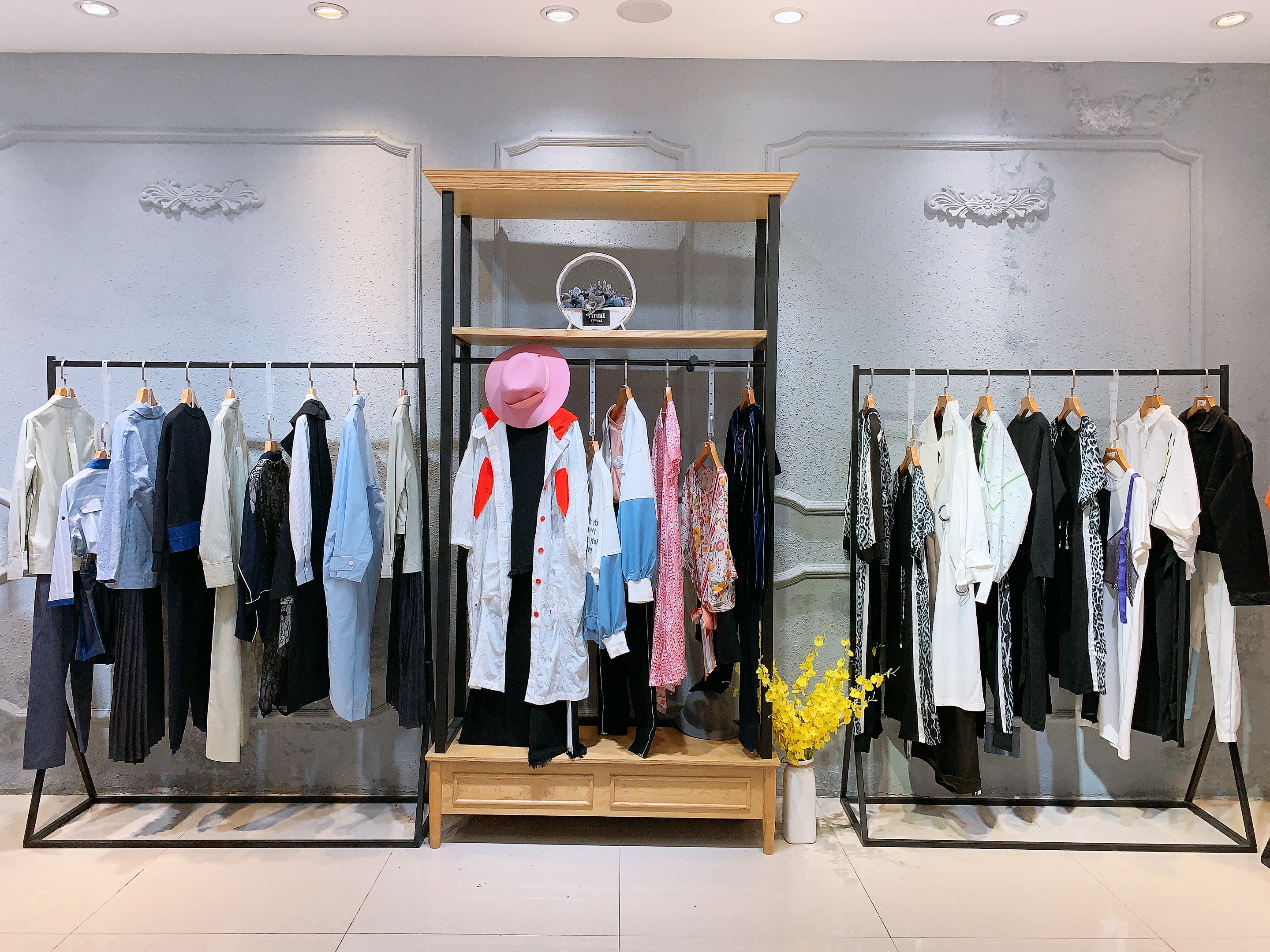 广州伟国尾货批发地址,广州伟国服饰尾货批发地址