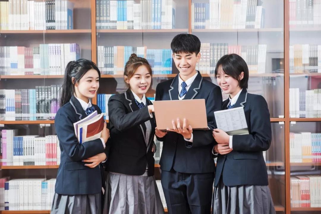 四川旅游管理比较好的民办大学,四川省一级示范普通高中