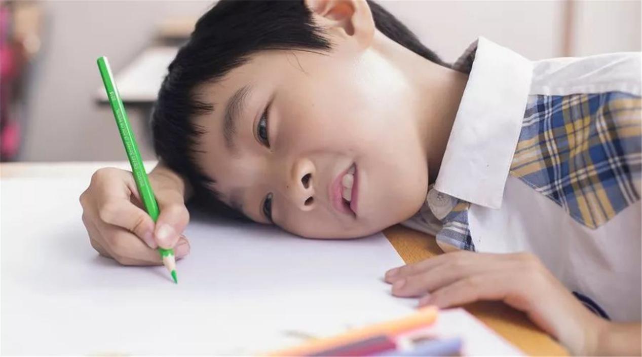 孩子不写作业打骂不管用怎么教育,如何管教孩子不写作业