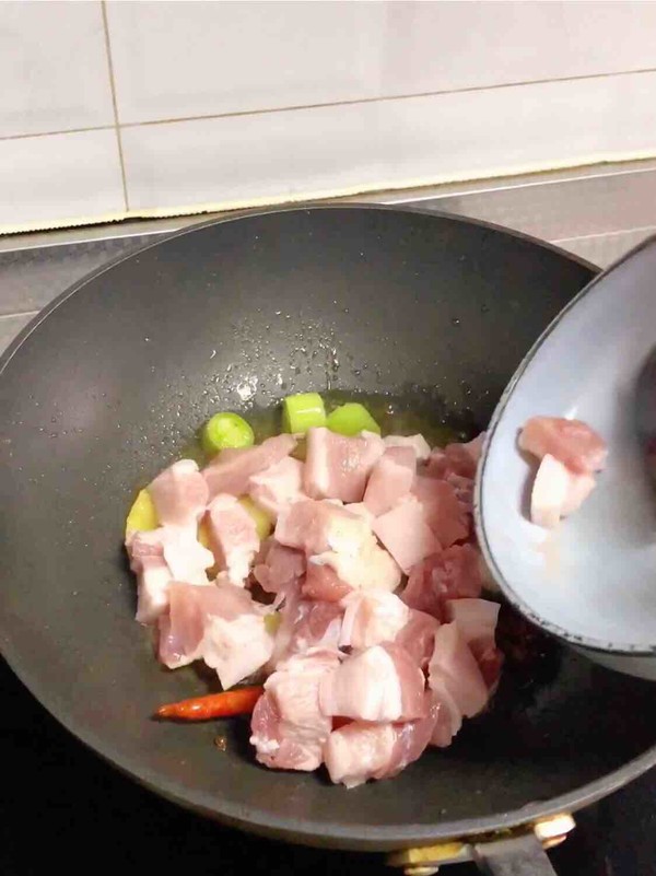 大厨教你红烧肉的正宗做法不焯水,教你个红烧肉最简单做法软烂入味