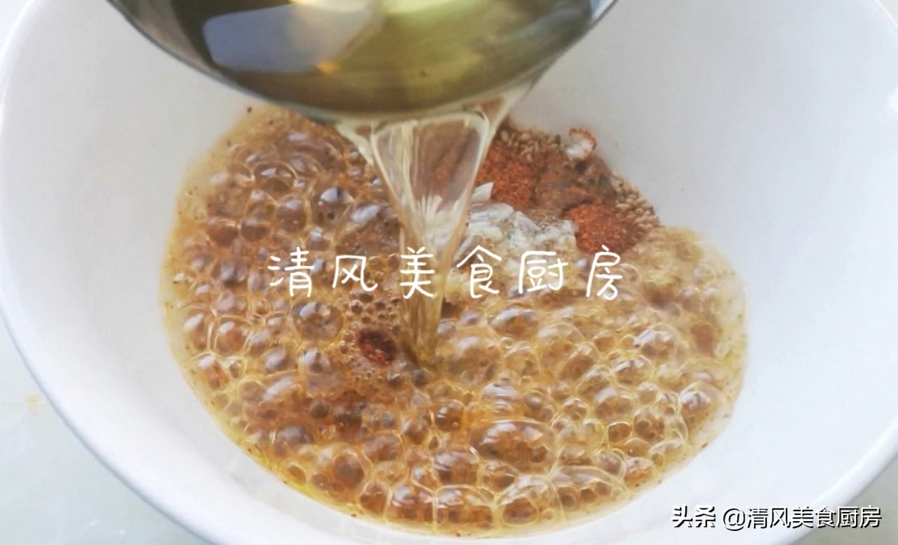 街头火爆的烤面筋教程,夜市面筋怎么烤好吃又简单