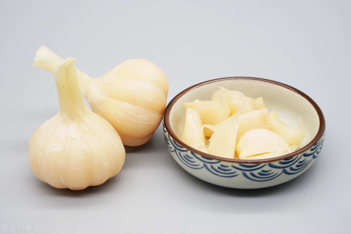 五斤雪碧大蒜腌糖蒜比例方法,腌糖蒜加雪碧和不加雪碧哪个好吃