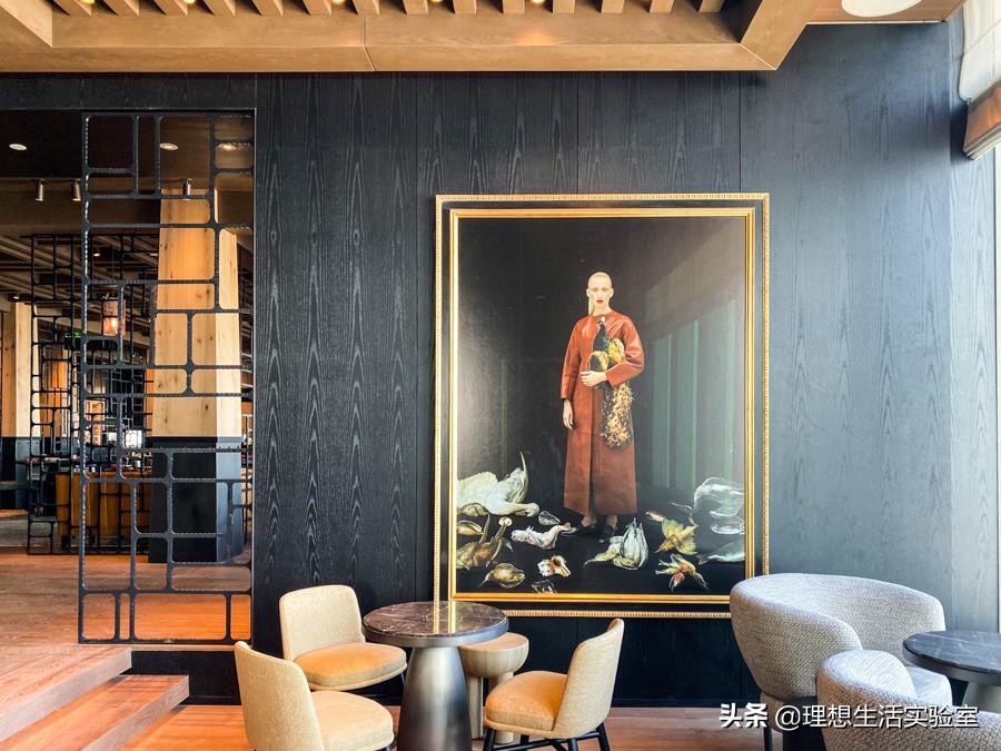 住在广州瑰丽酒店看外面风景,广州瑰丽酒店看到整个广州夜景