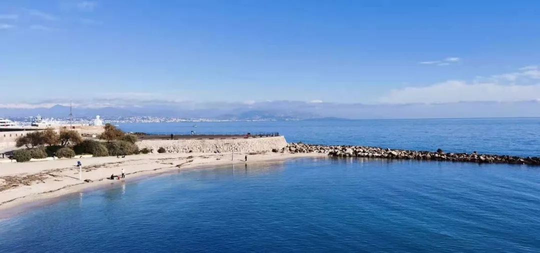 吸引中国精英去法国攻读博士学位的，不是浪漫而是精英教育体制