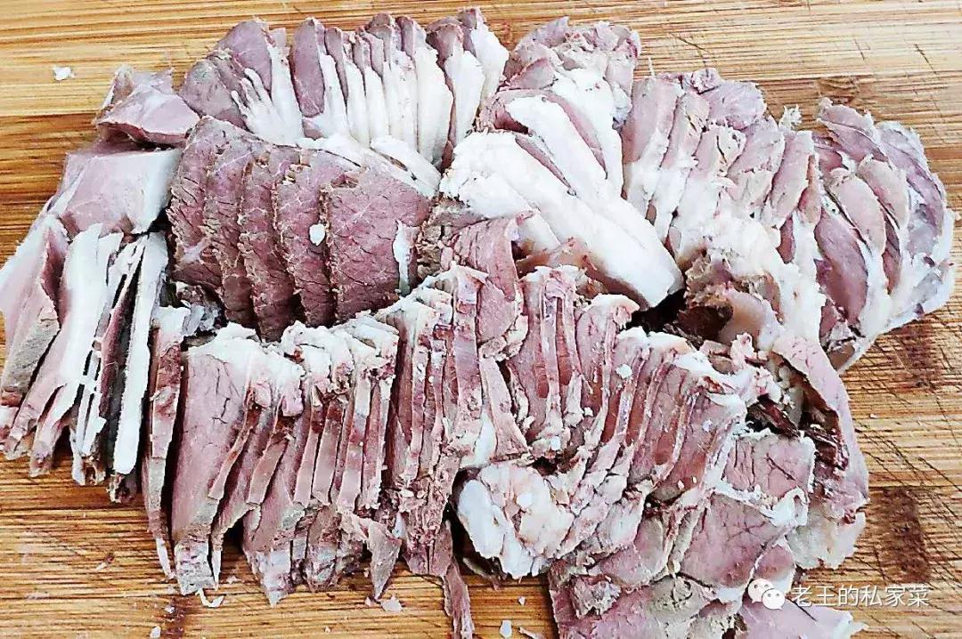 白菜炒羊肉片好吃又嫩,羊肉片炒辣白菜