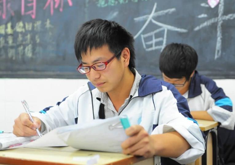 高中跟不上课咋办,高中生学不进去家长怎么引导