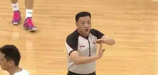 cba裁判员闫军后仰,cba裁判闫军与姚明是啥关系