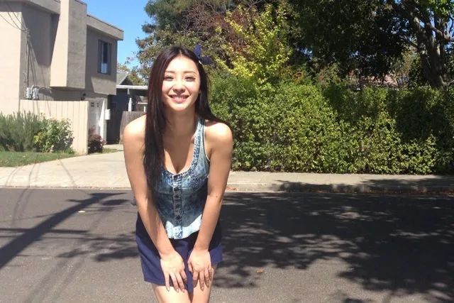 柳岩，一个被胸毁掉的女人