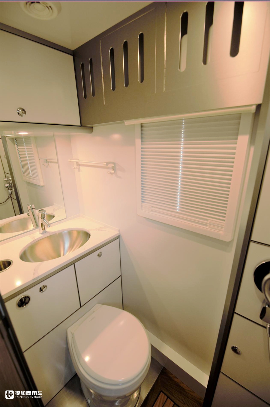 东风越野房车2021款乌尼莫克u5000,全时四驱乌尼莫克越野房车