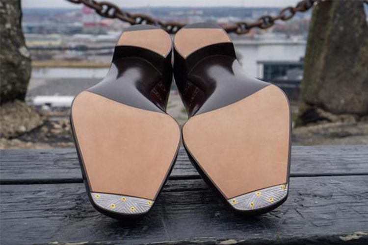 怎样保养皮鞋结实耐穿,平时该怎样保养漆皮皮鞋