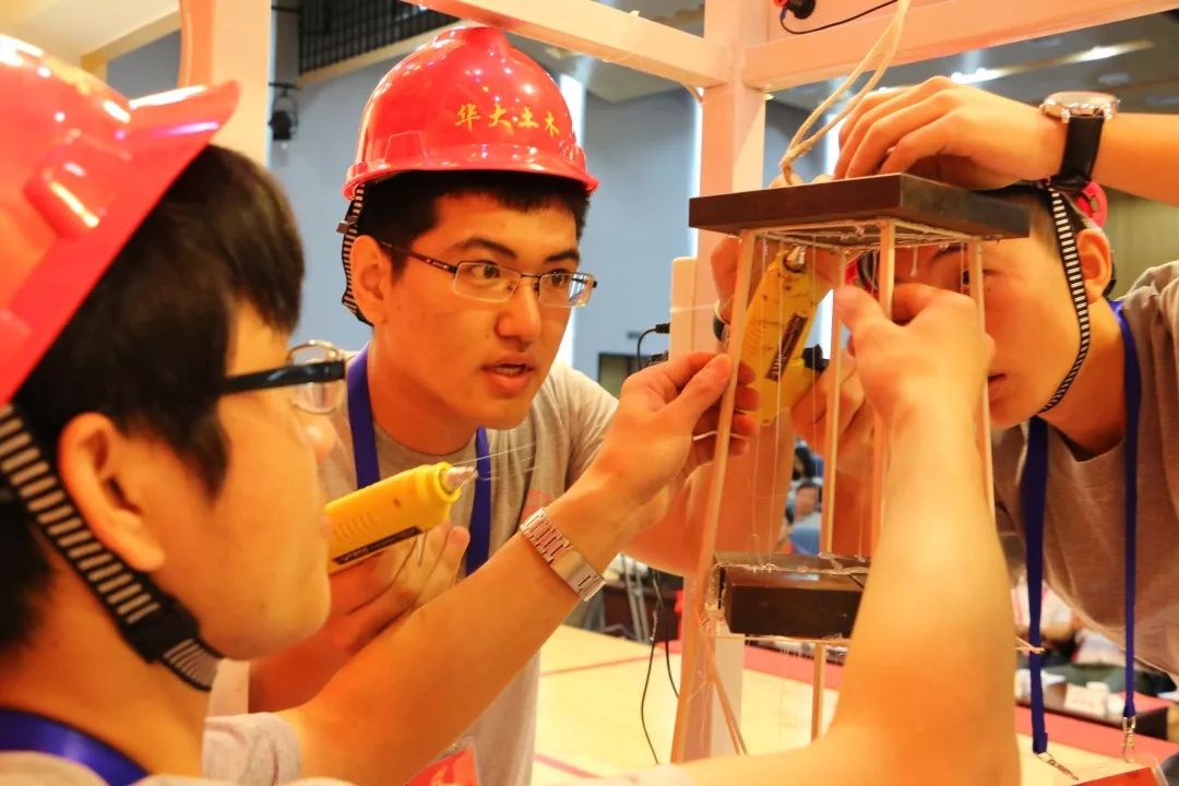 大学就业前景较好的十大专业,四个专业虽冷门但是铁饭碗好就业