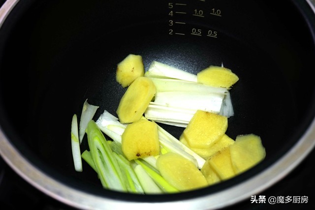 如何用自己家的鸡做空气炸锅烤鸡,用电饭锅烤鸡翅怎么做好吃