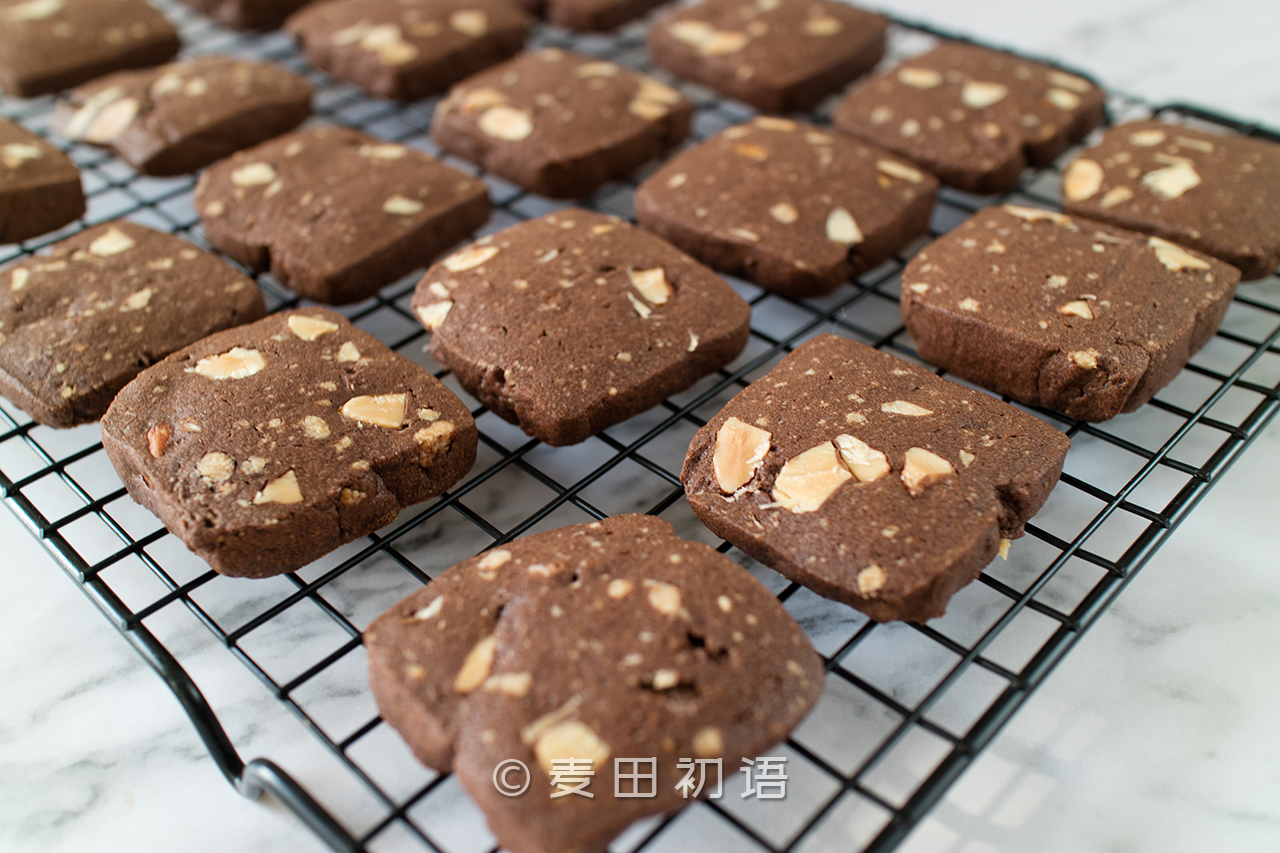 烘焙模具选哪种材料,烘焙工具别乱买这些才是真的实用